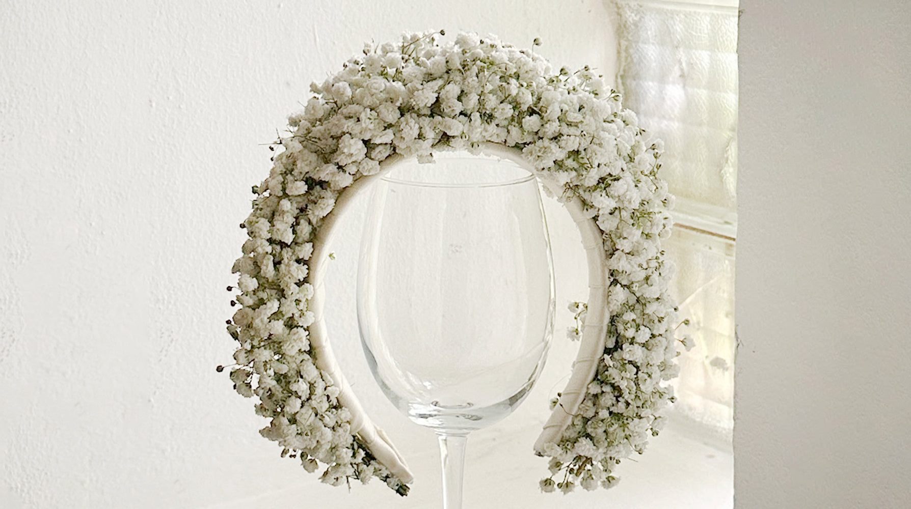 tendencia-descubre-las-coronas-de-flores-para-nuestras-novias-en-vale