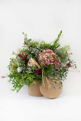 Kraftpapier-Bonbonschachtel mit frischen Blumen, HERBSTFARBEN